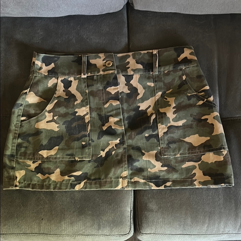 PrettyLittleThing Green Brown Cargo Mini Skirt